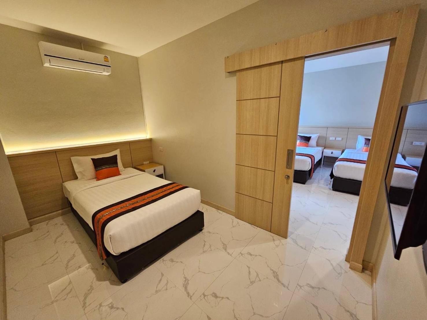 The Hub Suratthanl Surat Thani Exteriör bild