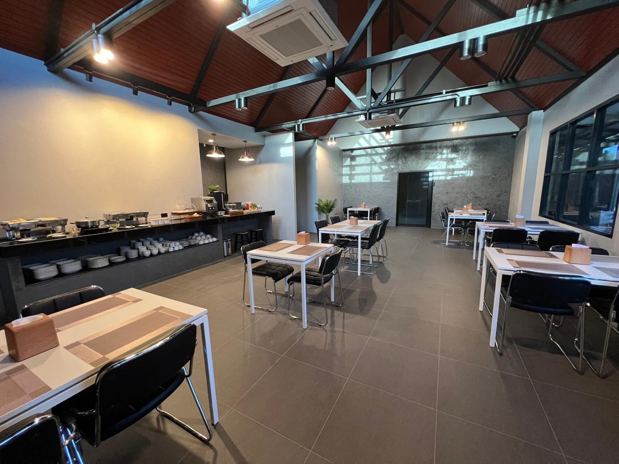 The Hub Suratthanl Surat Thani Exteriör bild